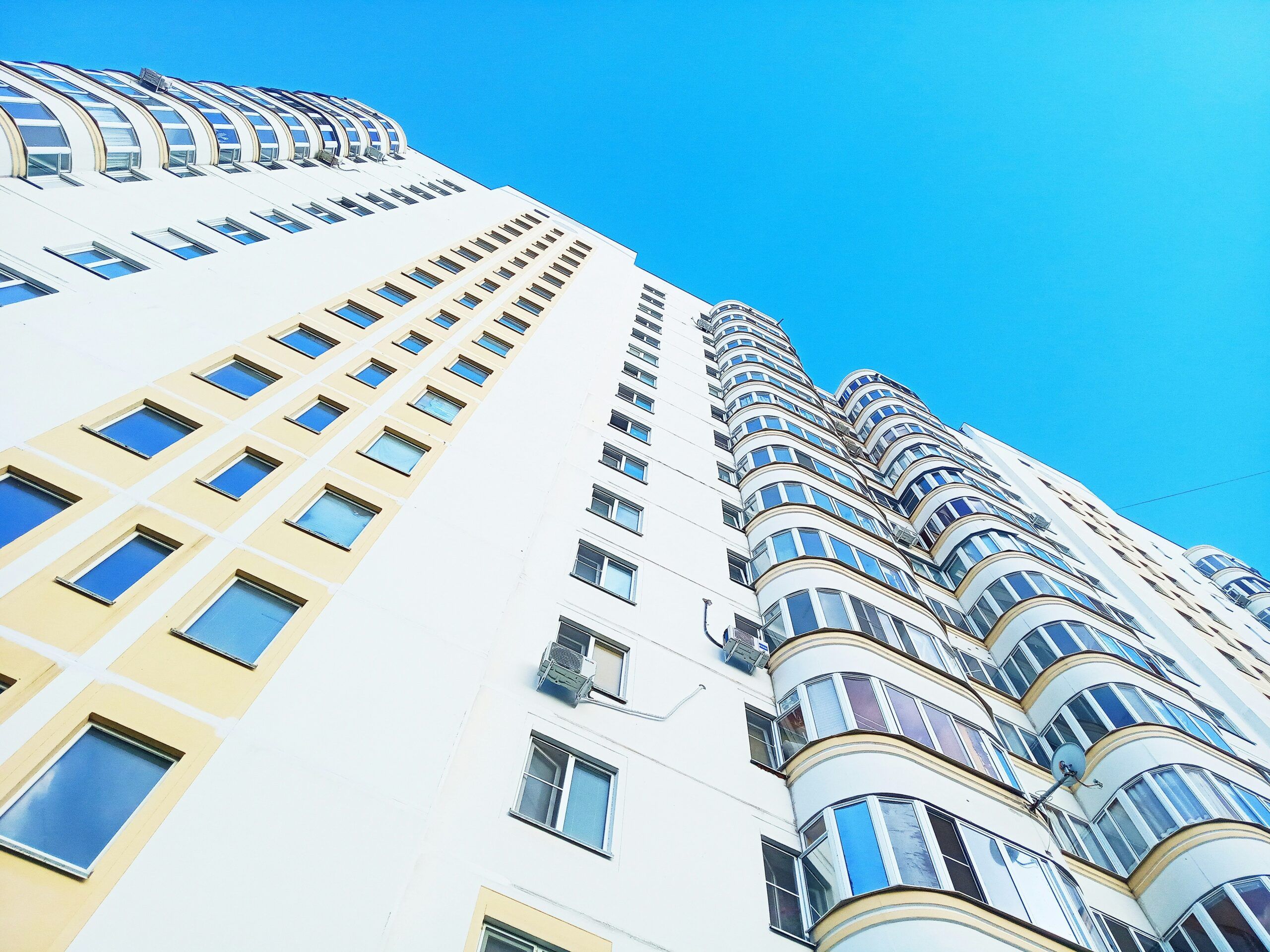 demandar al arrendador o al inquilino